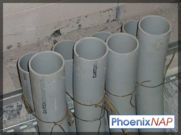 Трубопроводы для СКС в дата-центре Phoenix NAP в Фениксе