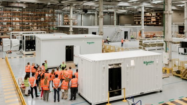 Завод по производству модульных ЦОД Schneider Electric в Барселоне наращивает мощность