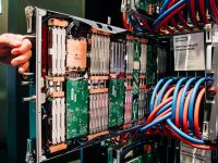 Какие системы охлаждения серверов показали на Supercomputing 2022: фотоотчет