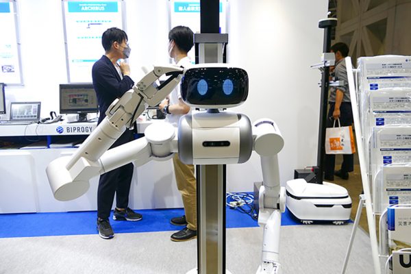NTT заменит роботами операторов ЦОД в Японии 