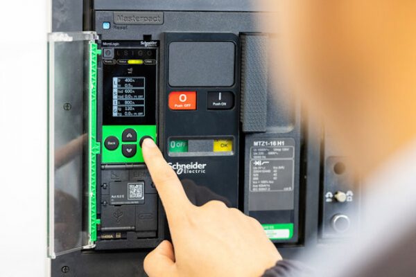 воздушный автомат Schneider Electric  MasterPacT MTZ Active