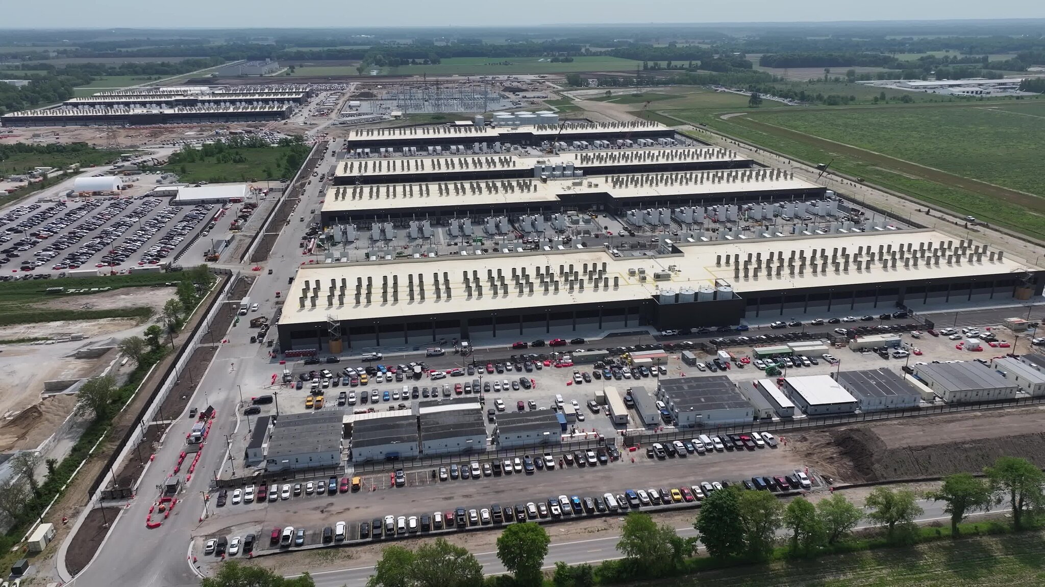 вид с воздуха на кампус Amazon Project Rainier