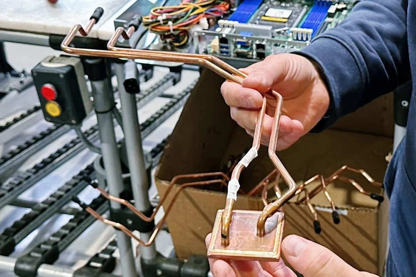 жидкостное охлаждение серверов OVH